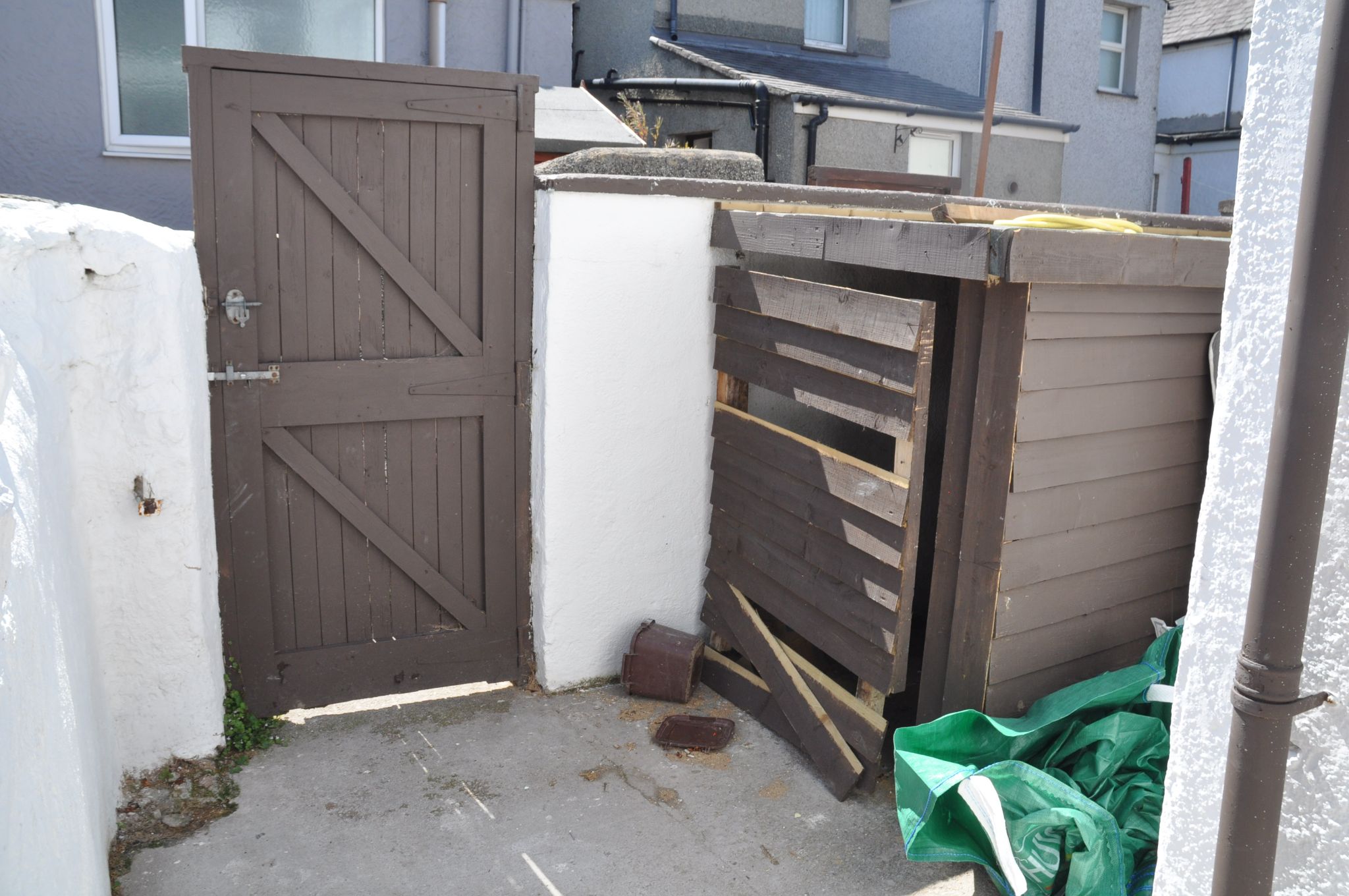 3 bedroom end terraced house For Sale in Holyhead - Photograph 11.
