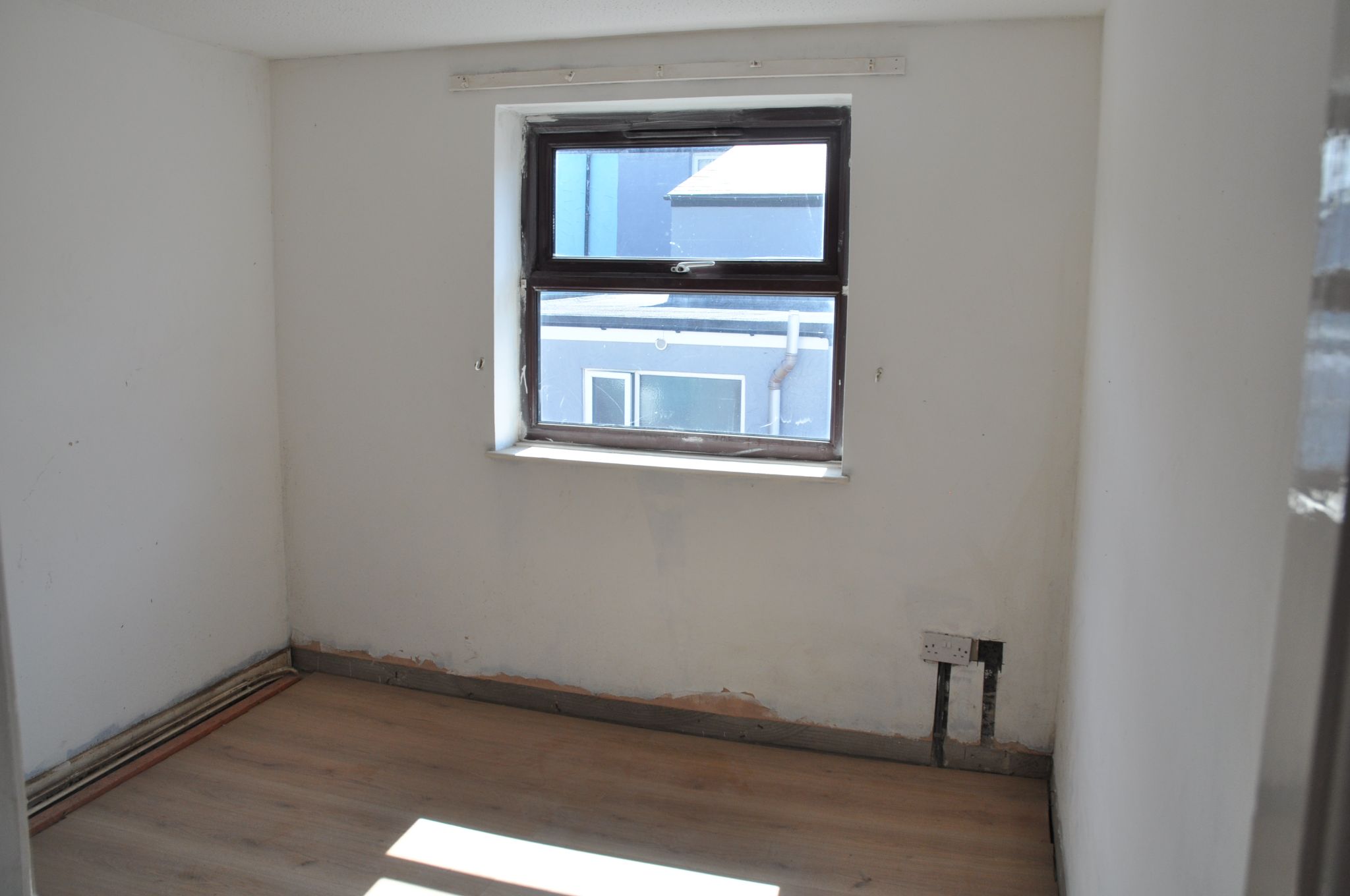3 bedroom end terraced house For Sale in Holyhead - Photograph 8.