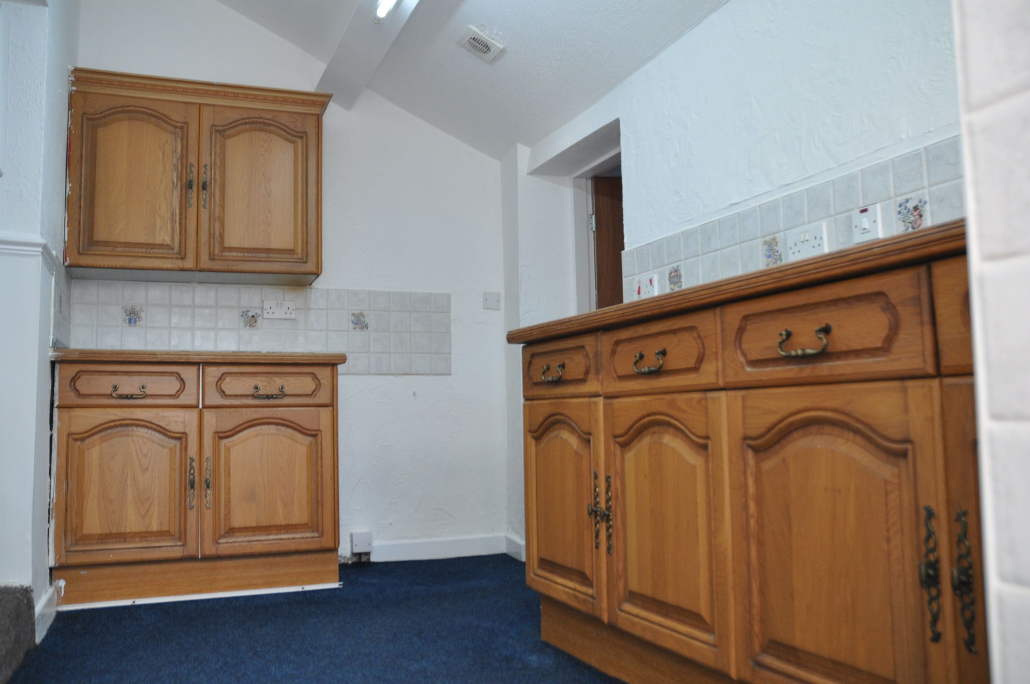2 bedroom semi-detached house For Sale in Amlwch - Photograph 5.