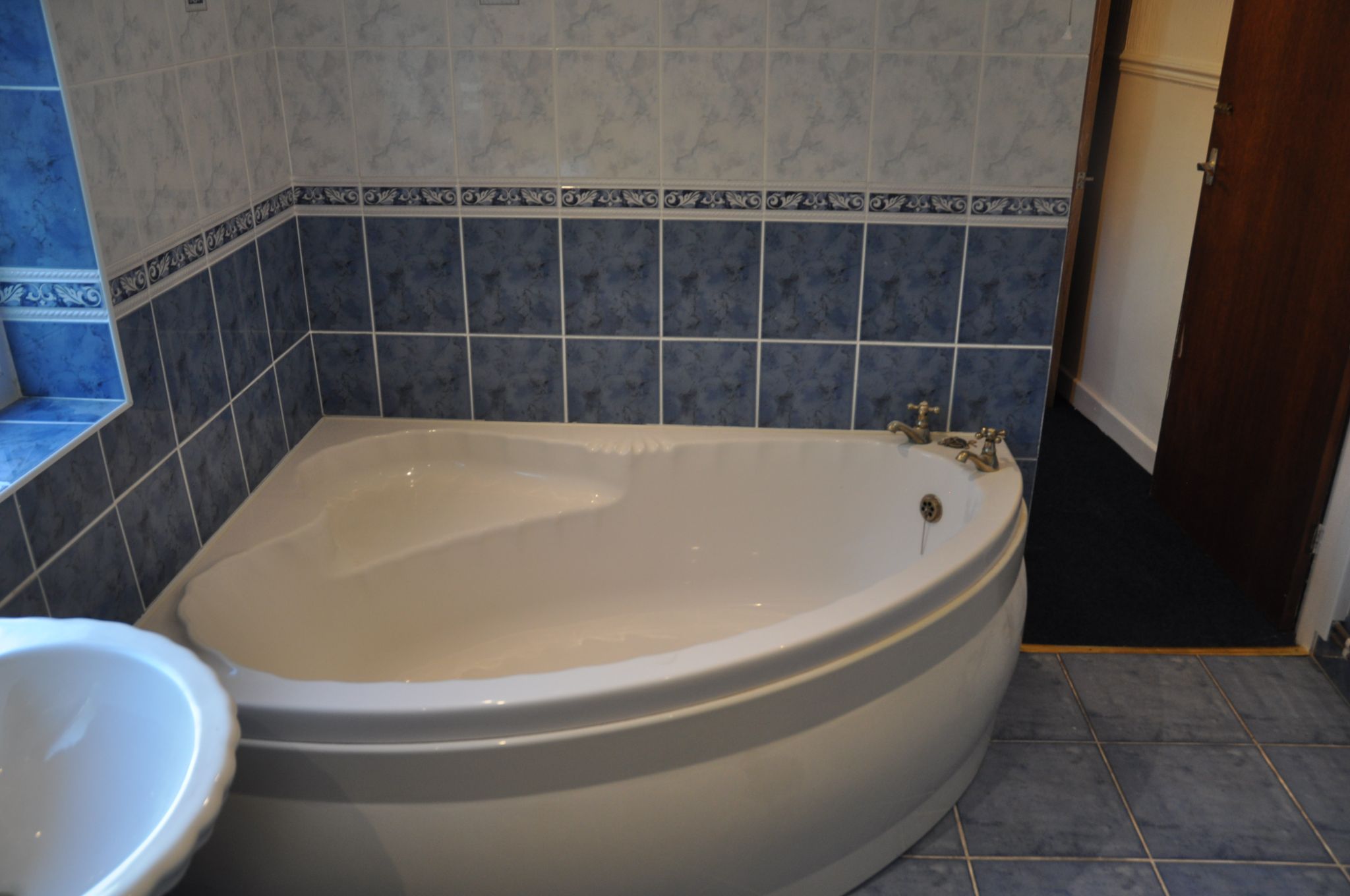 2 bedroom semi-detached house For Sale in Amlwch - Photograph 7.