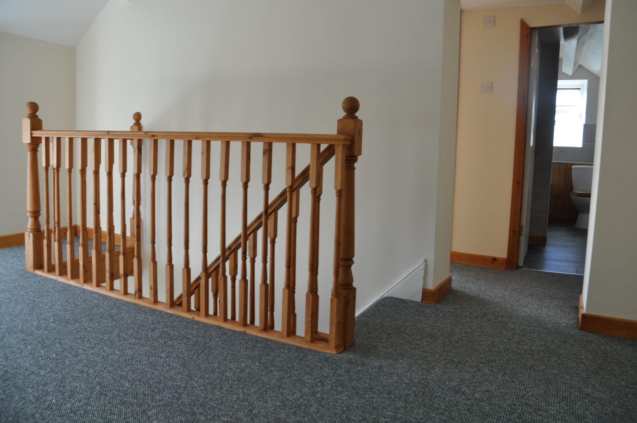 3 bedroom detached house To Let in Amlwch - Photograph 10.