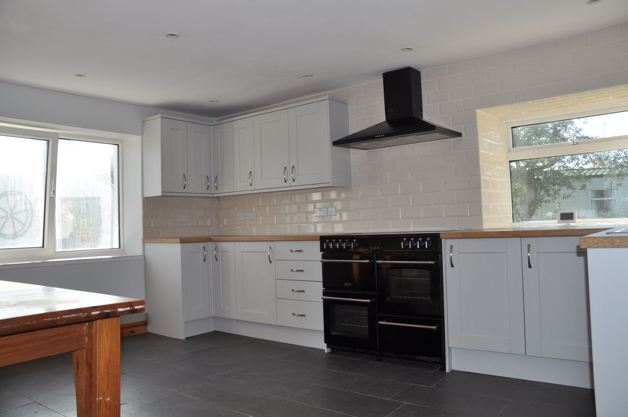 3 bedroom detached house To Let in Amlwch - Photograph 5.