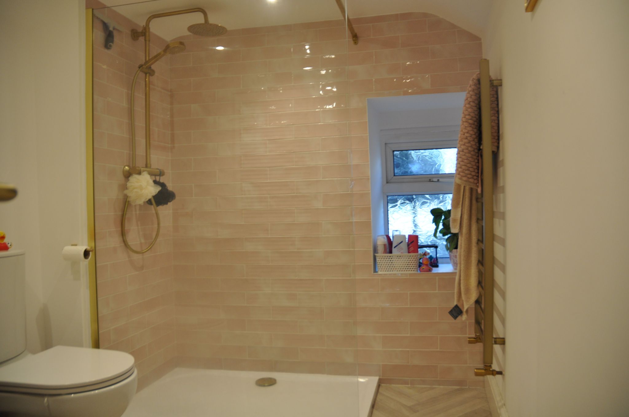 2 bedroom mid terraced house To Let in Holyhead - Photograph 6.