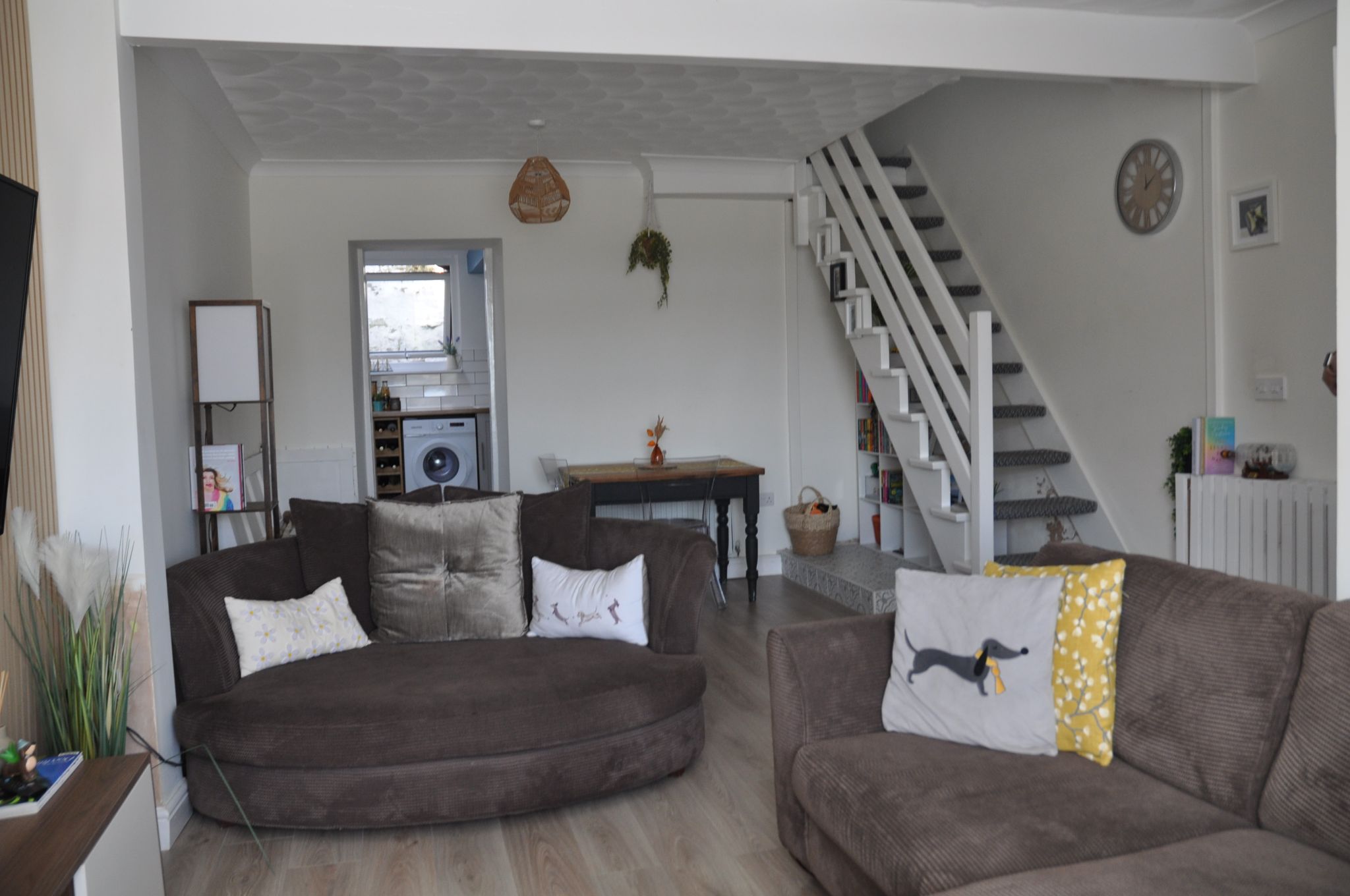 2 bedroom mid terraced house To Let in Holyhead - Property photograph.