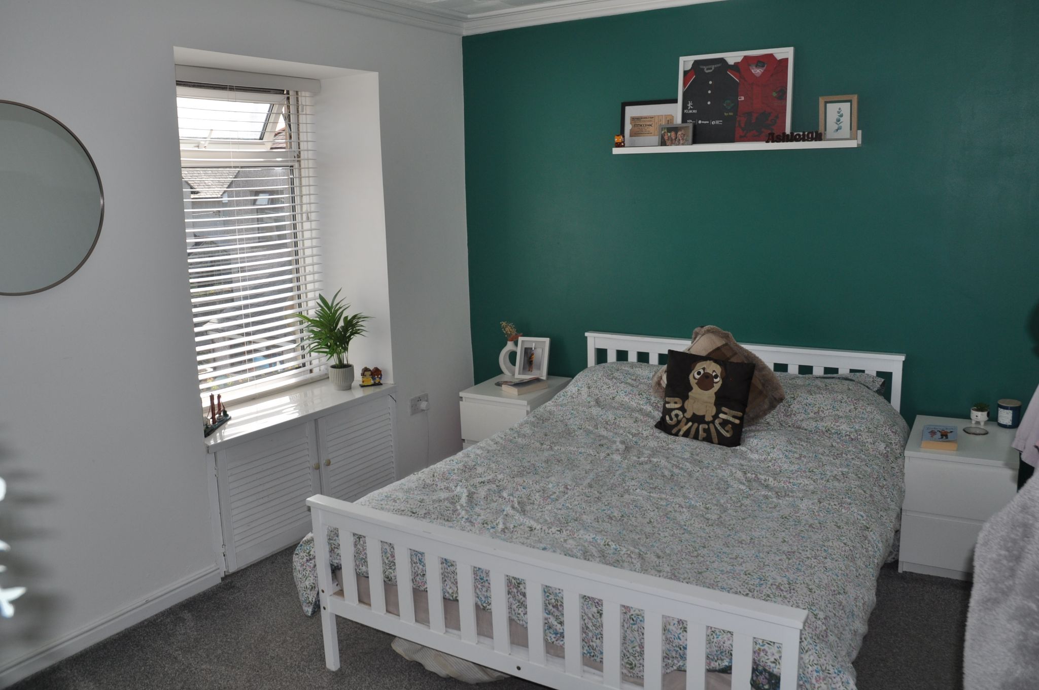 2 bedroom mid terraced house To Let in Holyhead - Photograph 9.