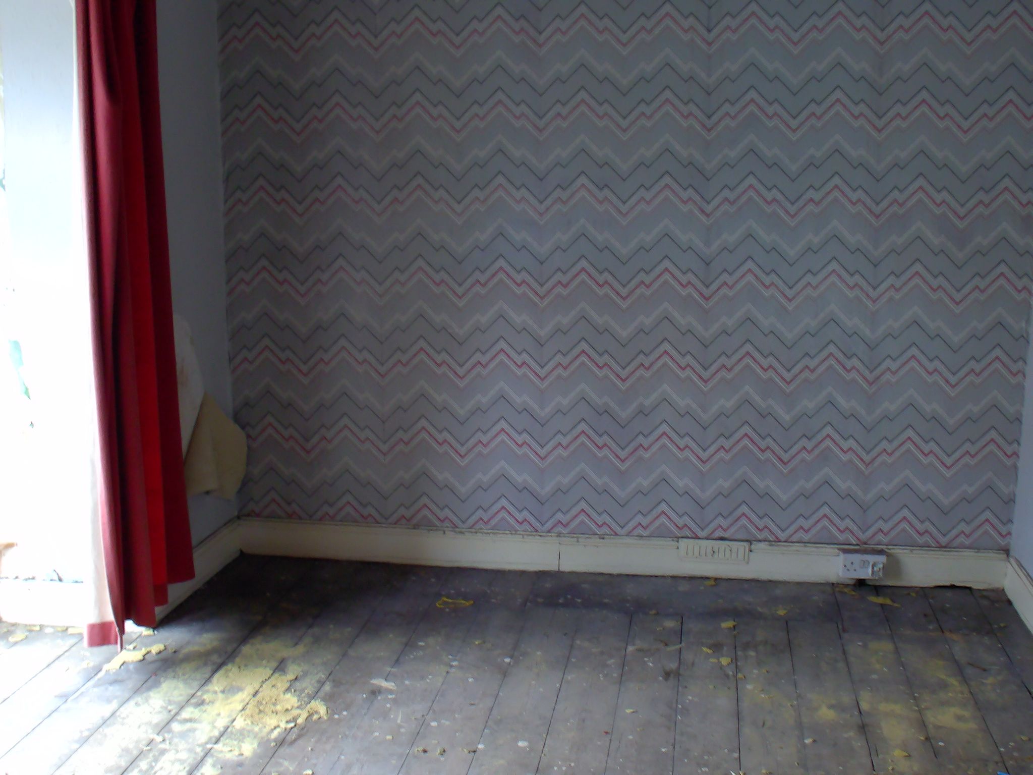 3 bedroom mid terraced house For Sale in Holyhead - Photograph 8.