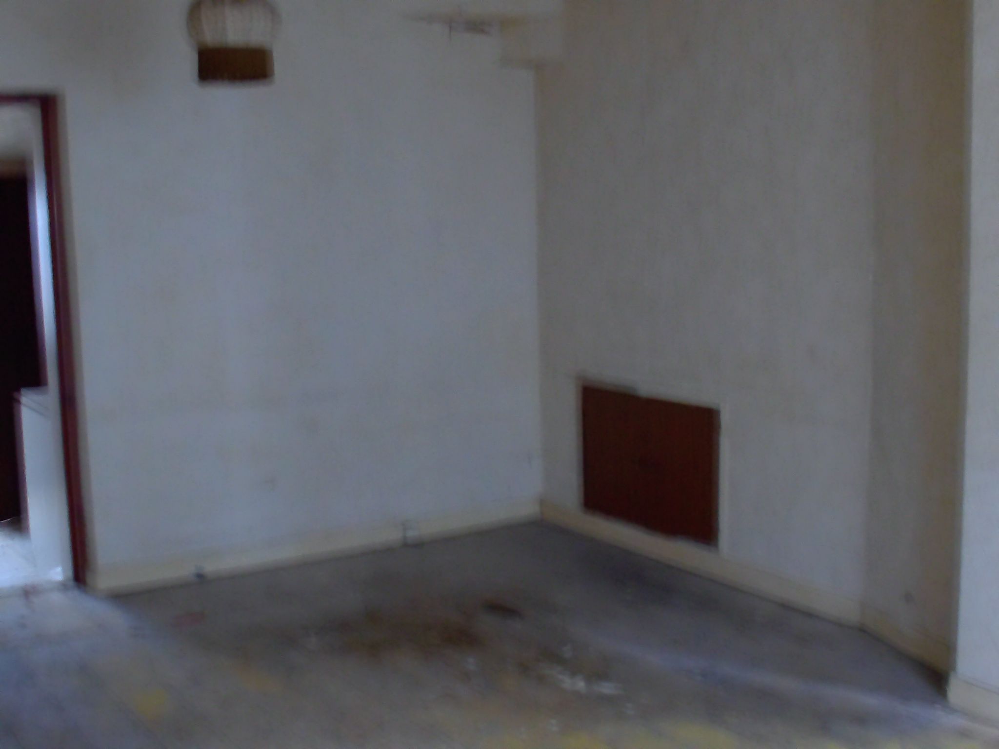 3 bedroom mid terraced house For Sale in Holyhead - Photograph 3.