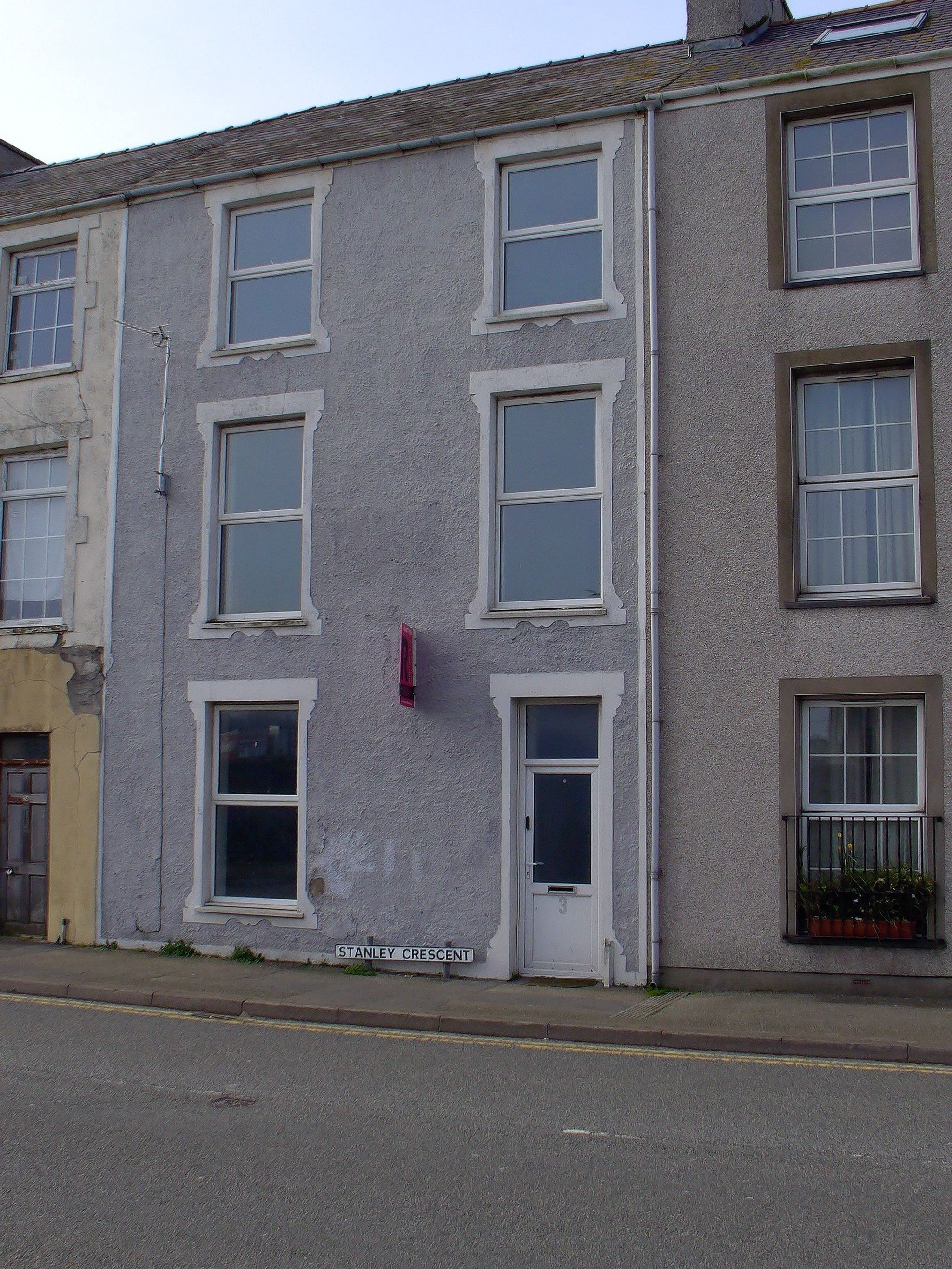 5 bedroom mid terraced house For Sale in Holyhead - Property photograph.