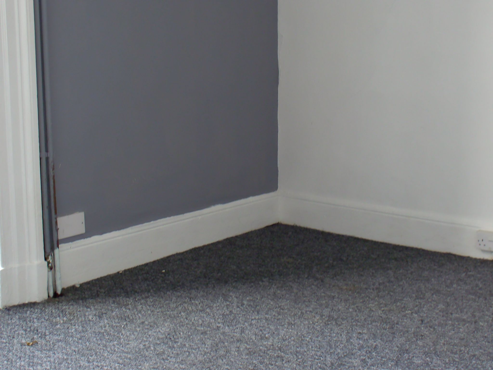 5 bedroom mid terraced house For Sale in Holyhead - Photograph 7.