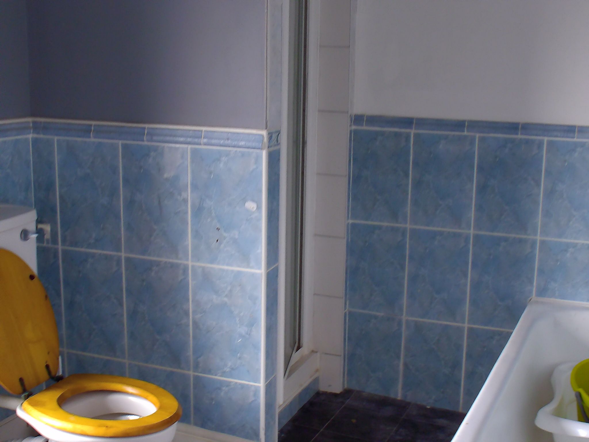 5 bedroom mid terraced house For Sale in Holyhead - Photograph 9.