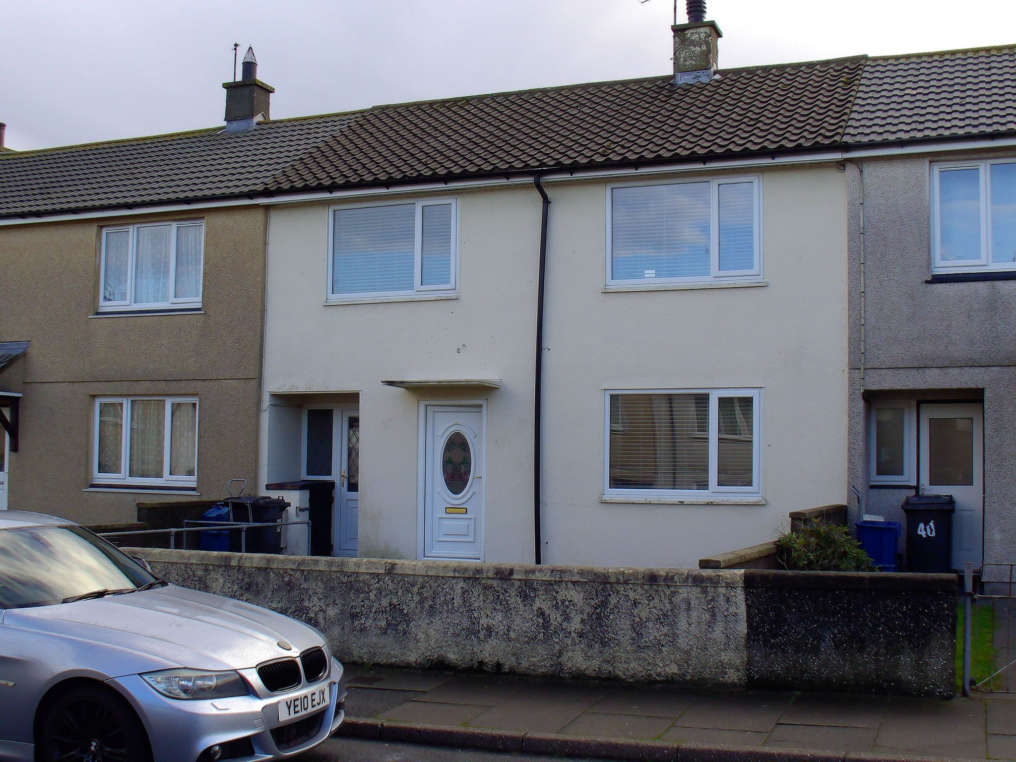 3 bedroom mid terraced house To Let in Holyhead - Property photograph.