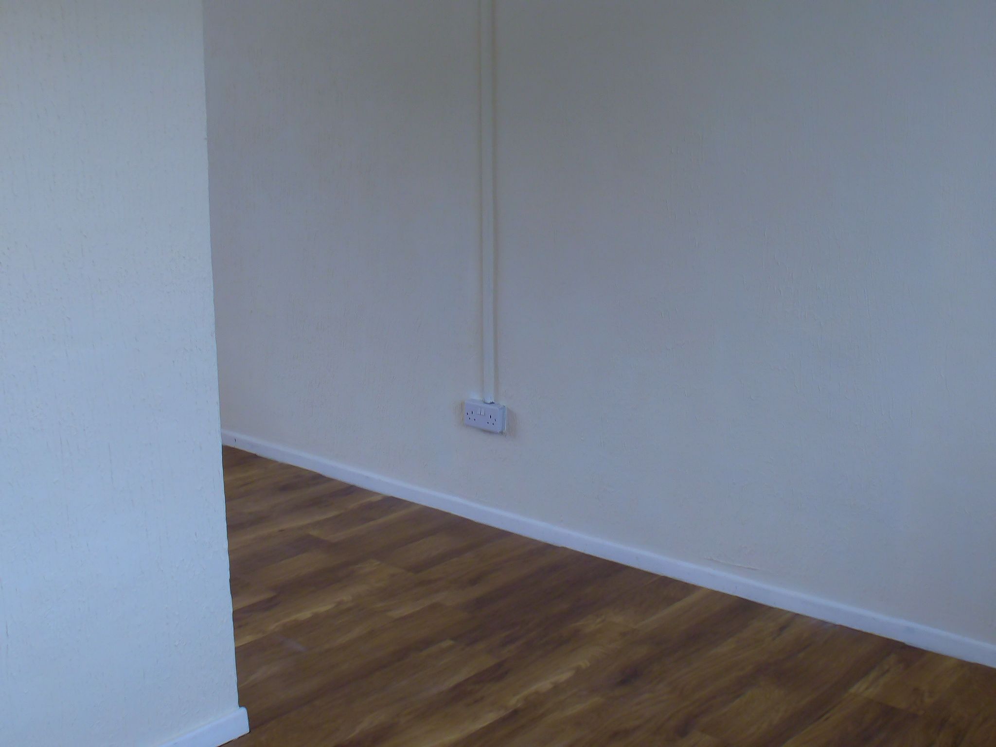 3 bedroom mid terraced house To Let in Holyhead - Property photograph.