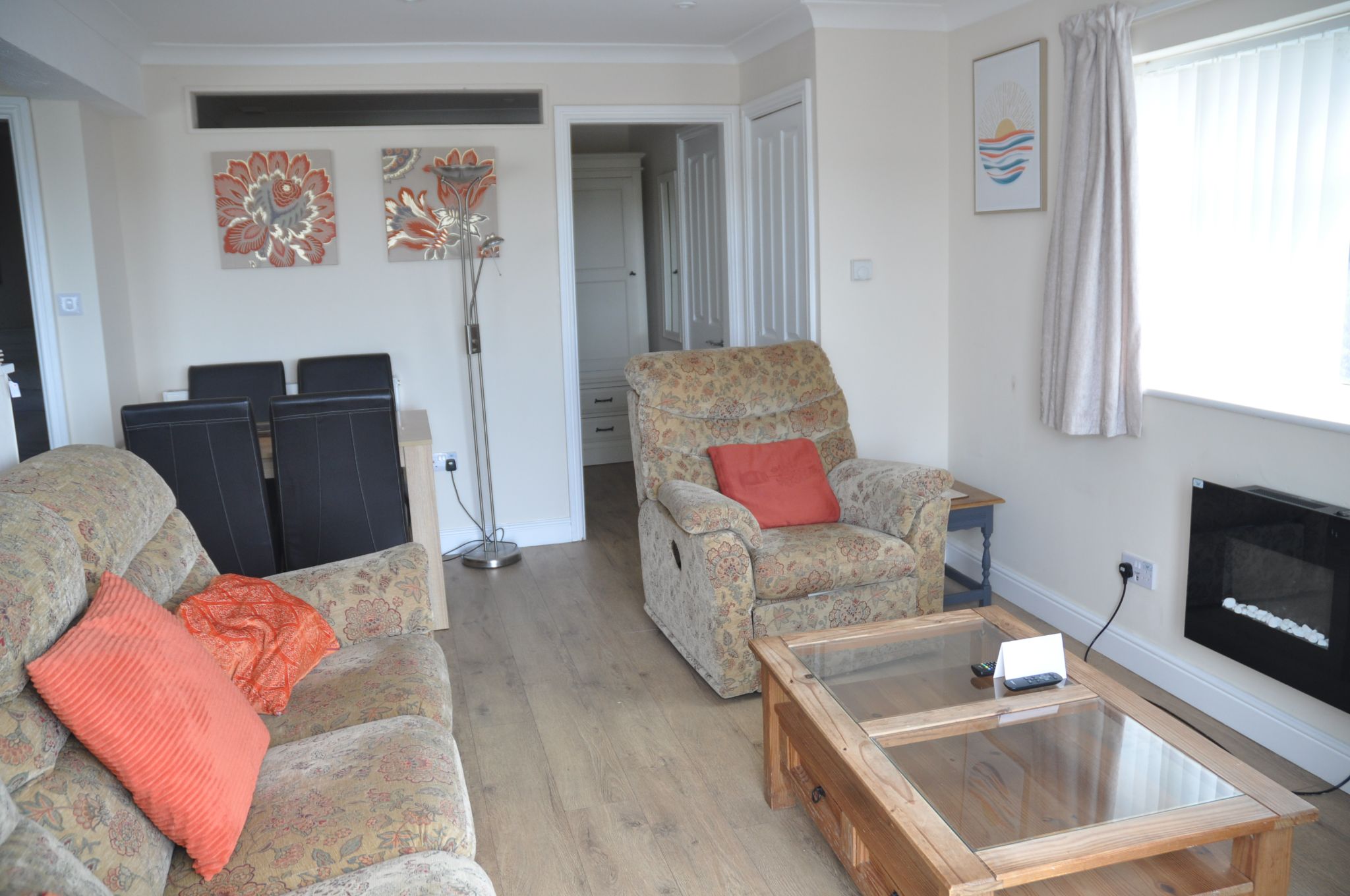2 bedroom ground floor flat/apartment To Let in Holyhead - Property photograph.