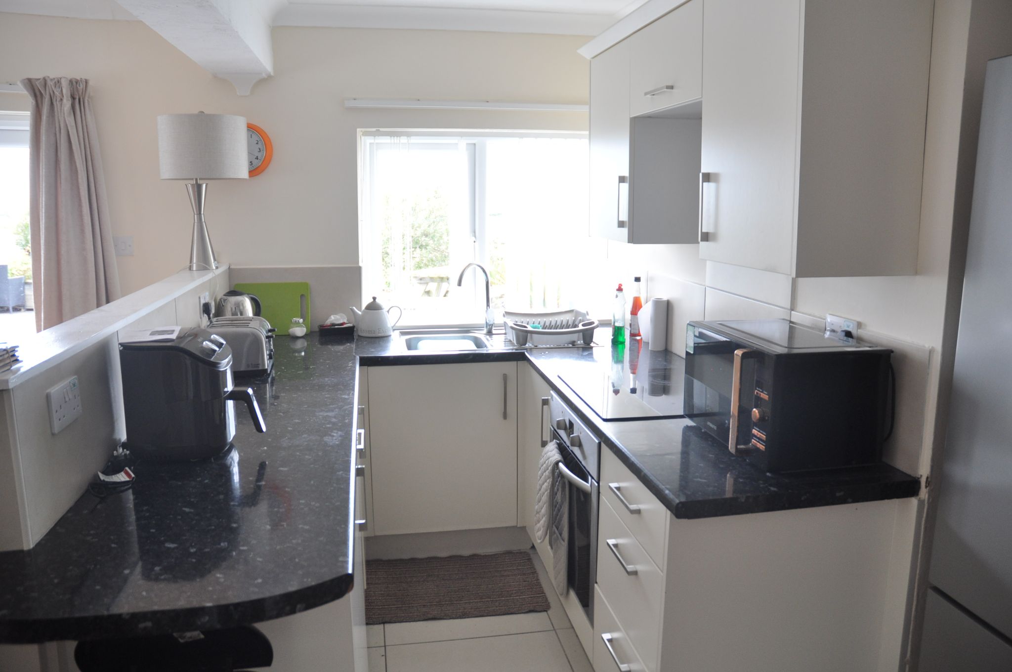 2 bedroom ground floor flat/apartment To Let in Holyhead - Photograph 5.