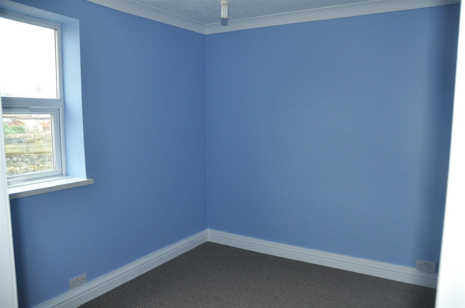 3 bedroom end terraced house For Sale in Holyhead - Photograph 6.
