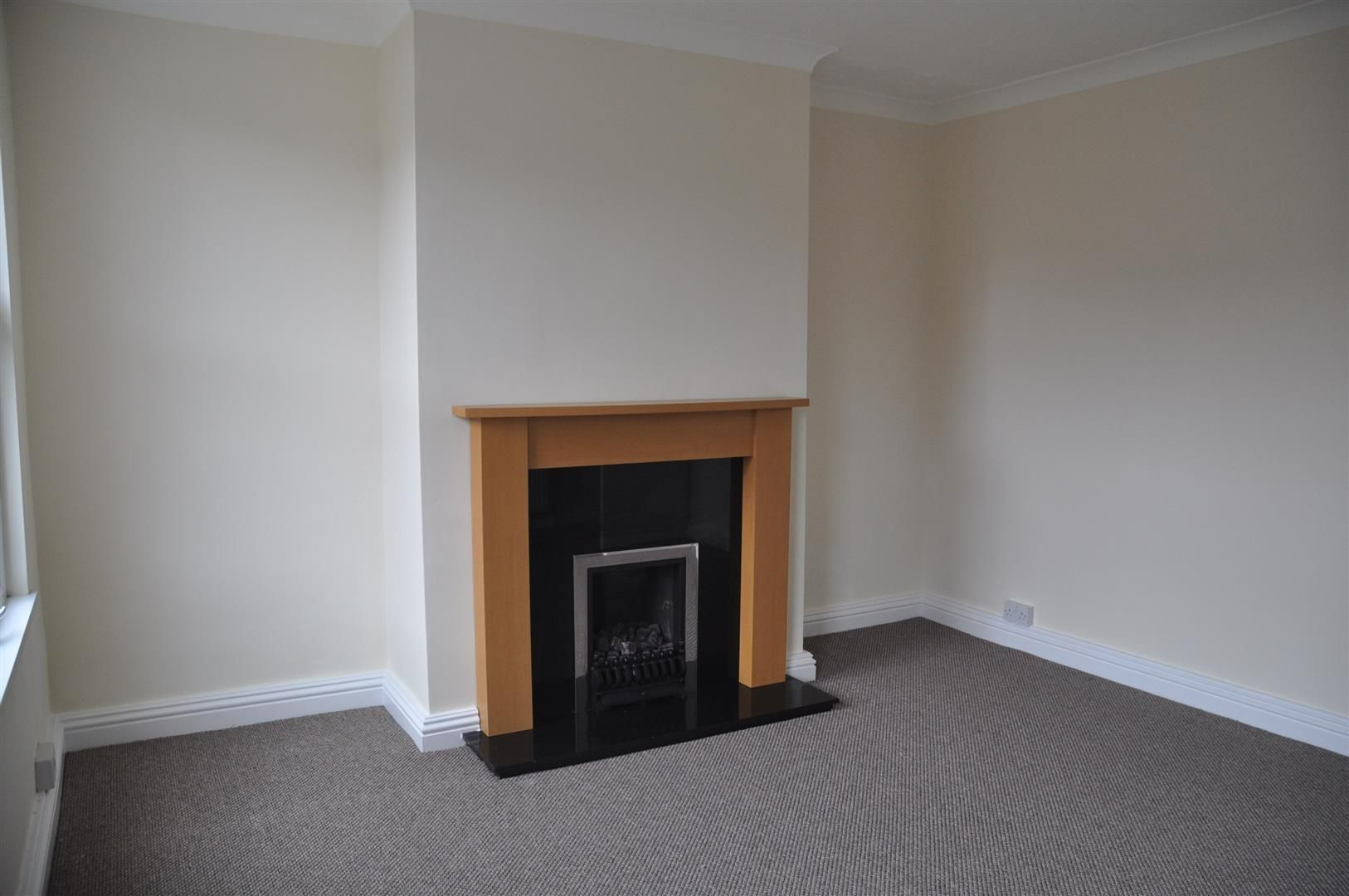 3 bedroom end terraced house For Sale in Holyhead - Property photograph.