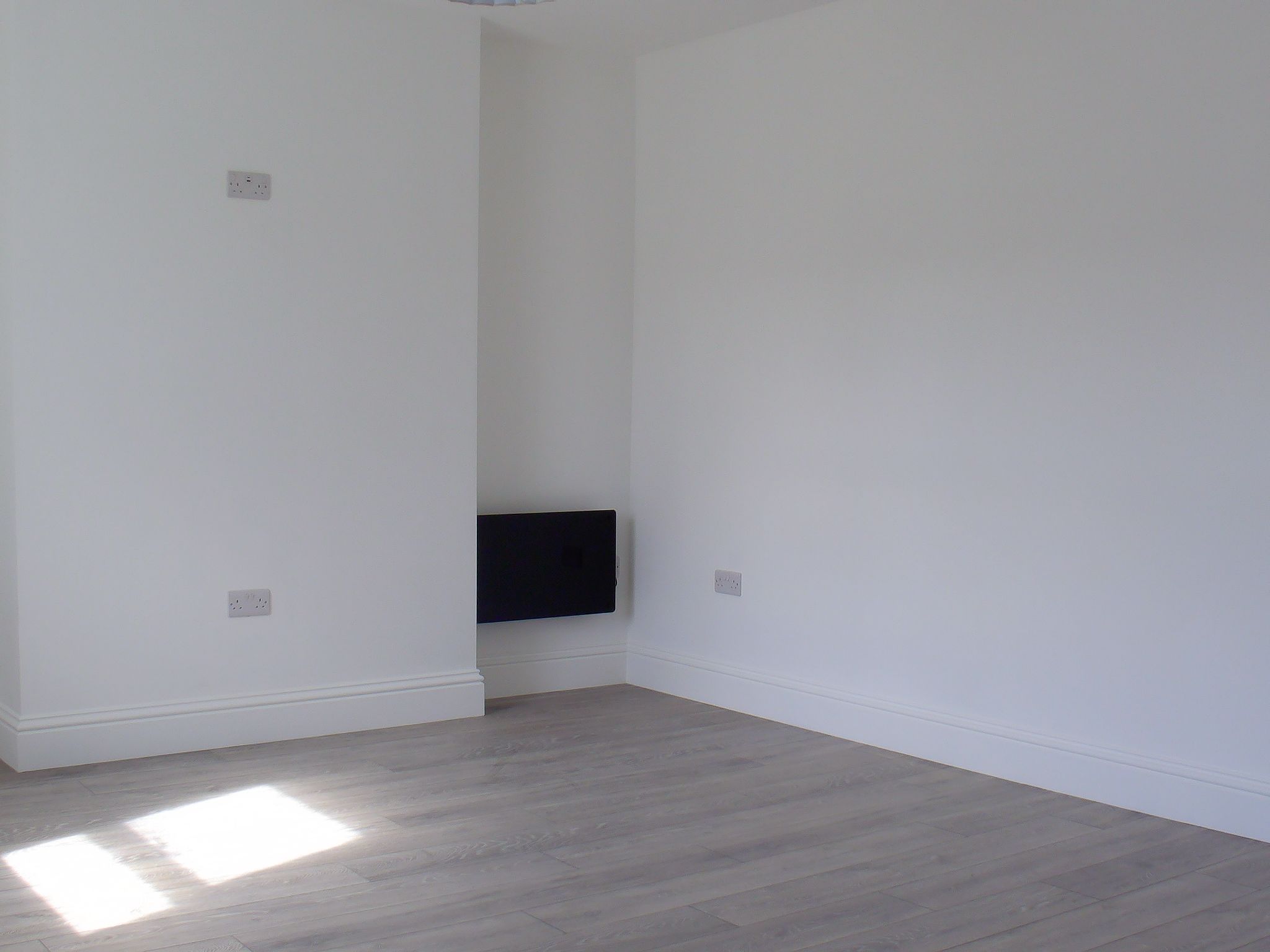 1 bedroom detached bungalow To Let in Llandudno - Property photograph.