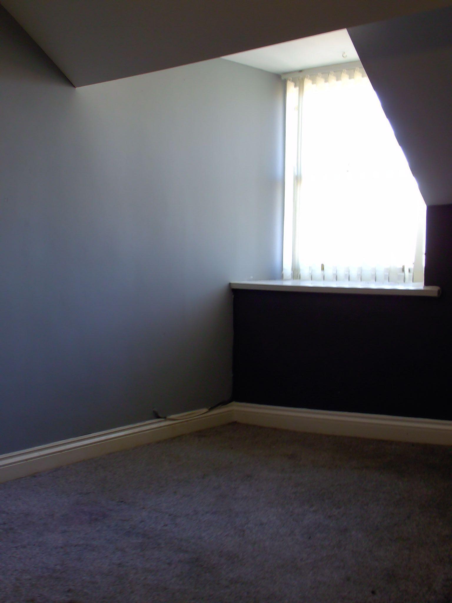 3 bedroom flat flat/apartment To Let in Holyhead - Photograph 9.