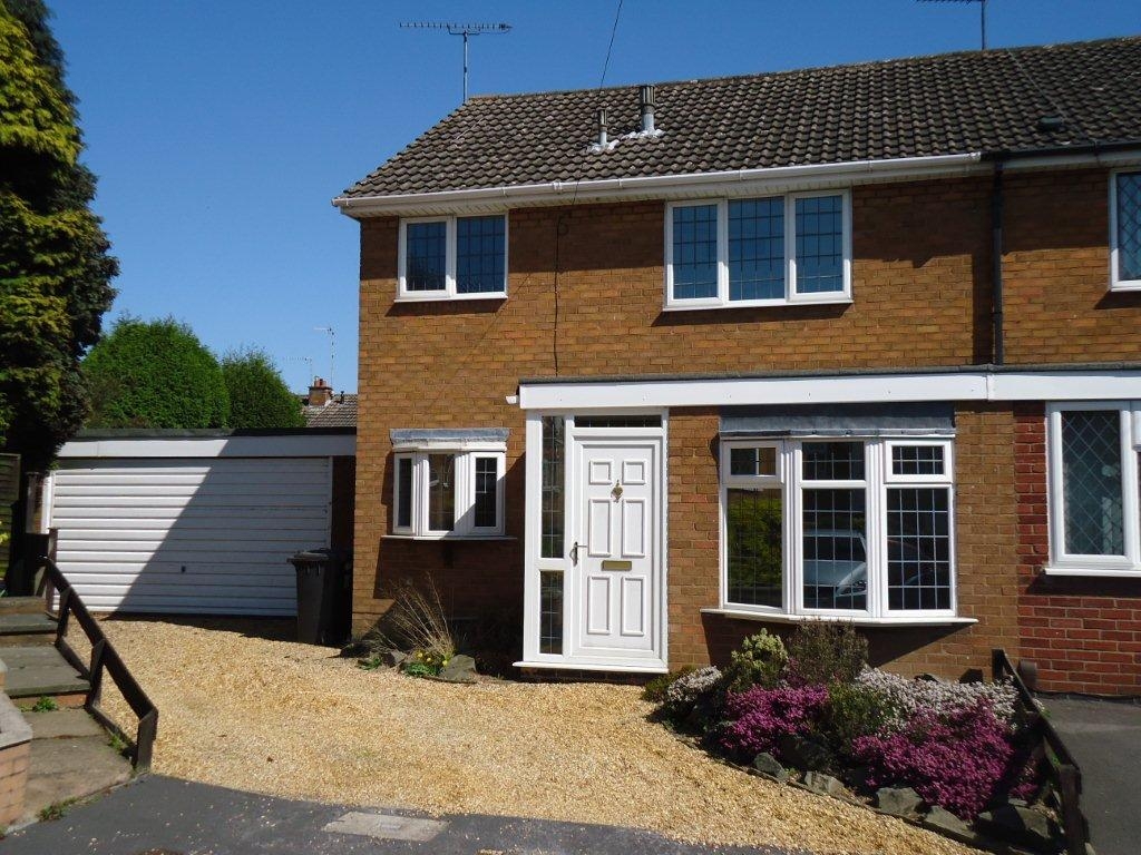 3 bedroom semi-detached house To Let in Bedworth - Main Image.