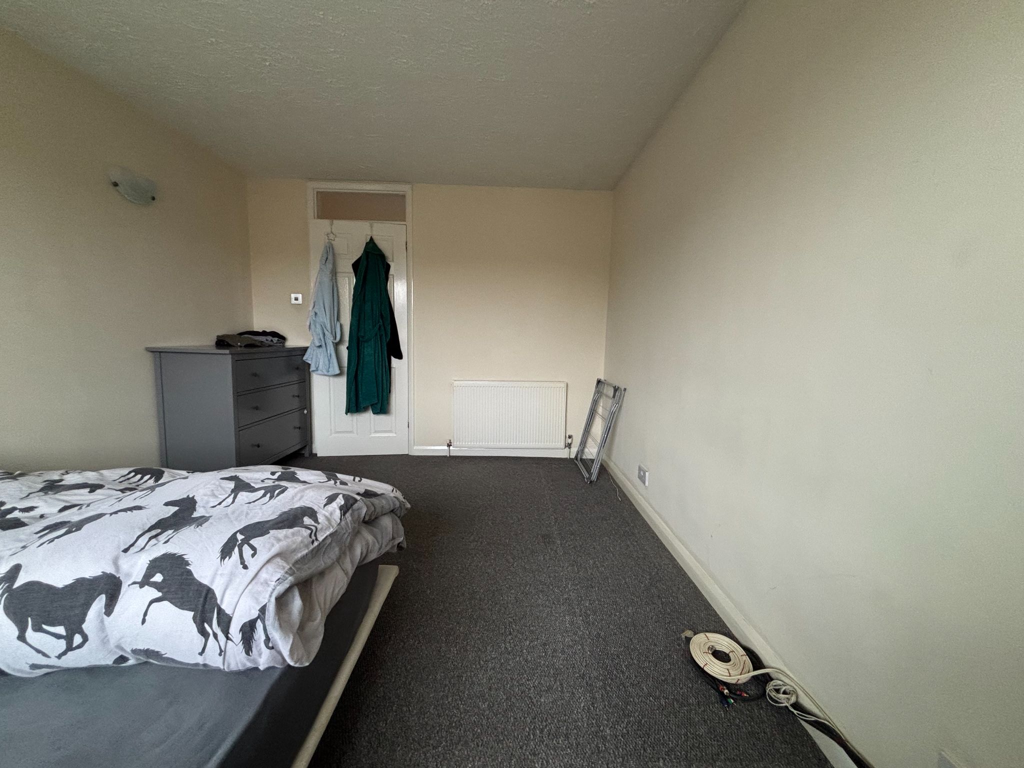 3 bedroom semi-detached house To Let in Bedworth - Bed 2,1.