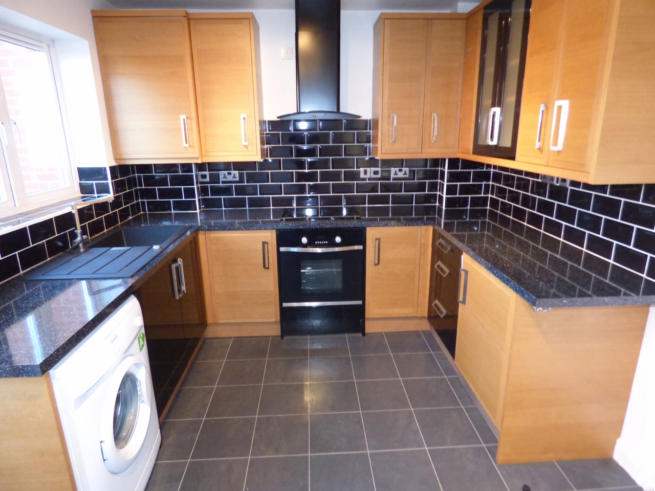 2 bedroom mid terraced house Let in Coventry - Photograph 2.