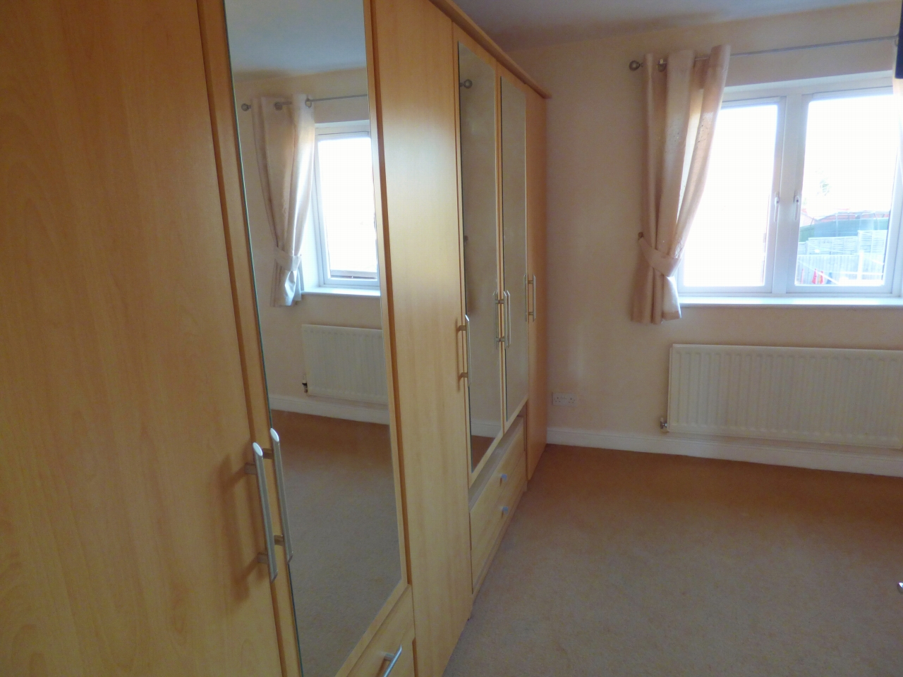 2 bedroom mid terraced house Let in Coventry - Photograph 6.