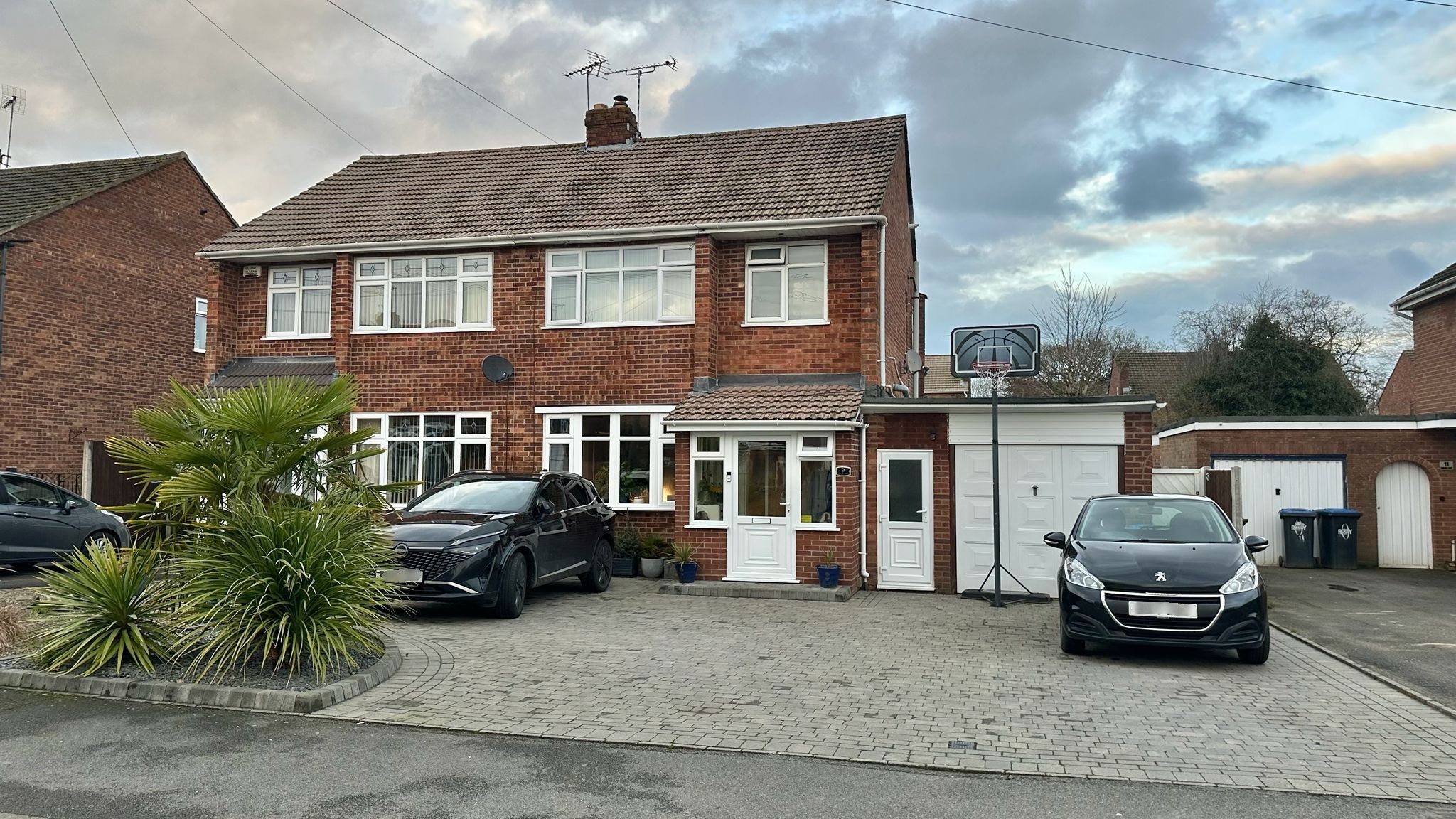 3 bedroom semi-detached house For Sale in Coventry - Photograph 1.