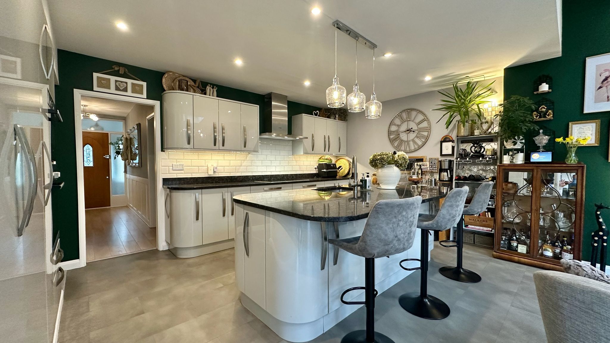 3 bedroom semi-detached house Sale Agreed in Coventry - Photograph 7.