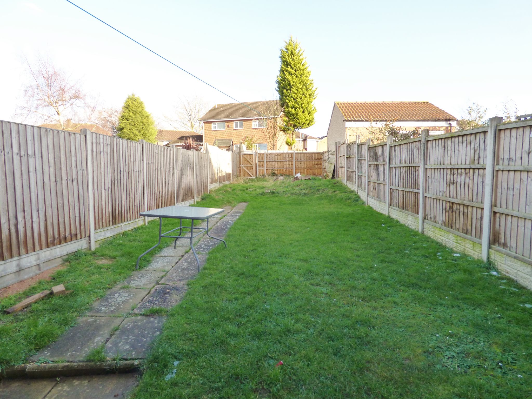 3 bedroom mid terraced house Let in Coventry - Photograph 9.