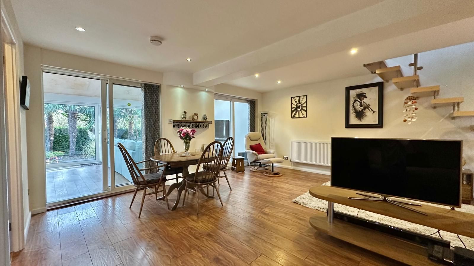 3 bedroom detached house For Sale in Coventry - Photograph 5.