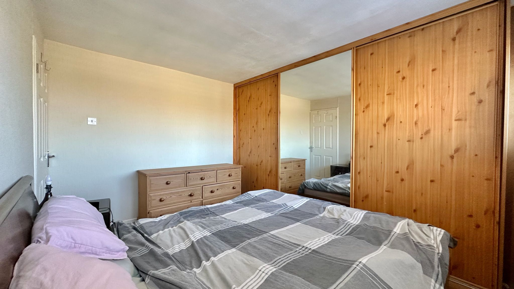 3 bedroom semi-detached house For Sale in Coventry - Photograph 17.