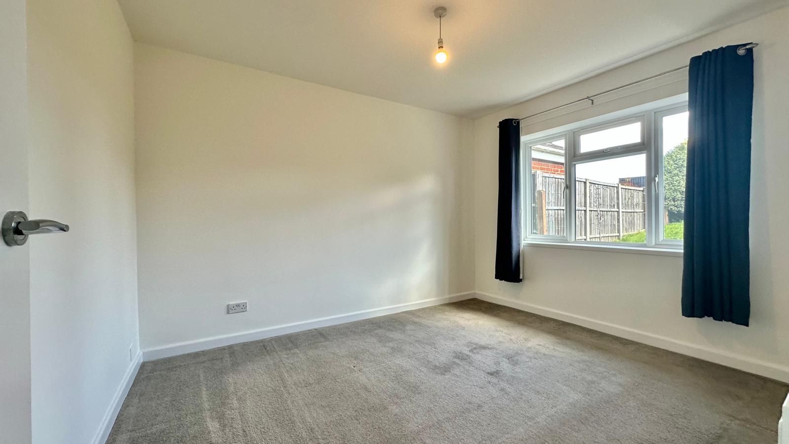 2 bedroom semi-detached bungalow To Let in Coventry - bed 1 2.