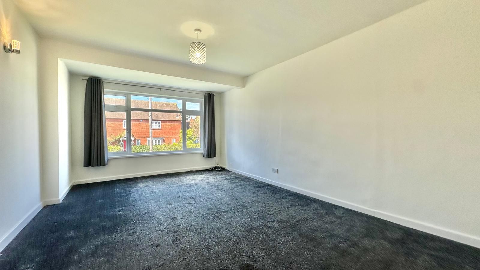 2 bedroom semi-detached bungalow To Let in Coventry - Lounge diner 2.