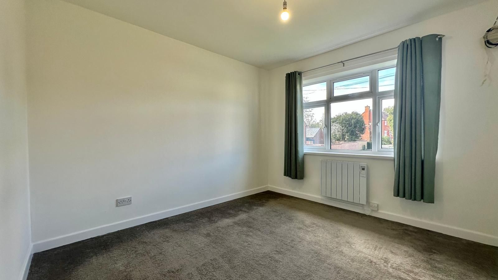 2 bedroom semi-detached bungalow To Let in Coventry - Bed 2 2.