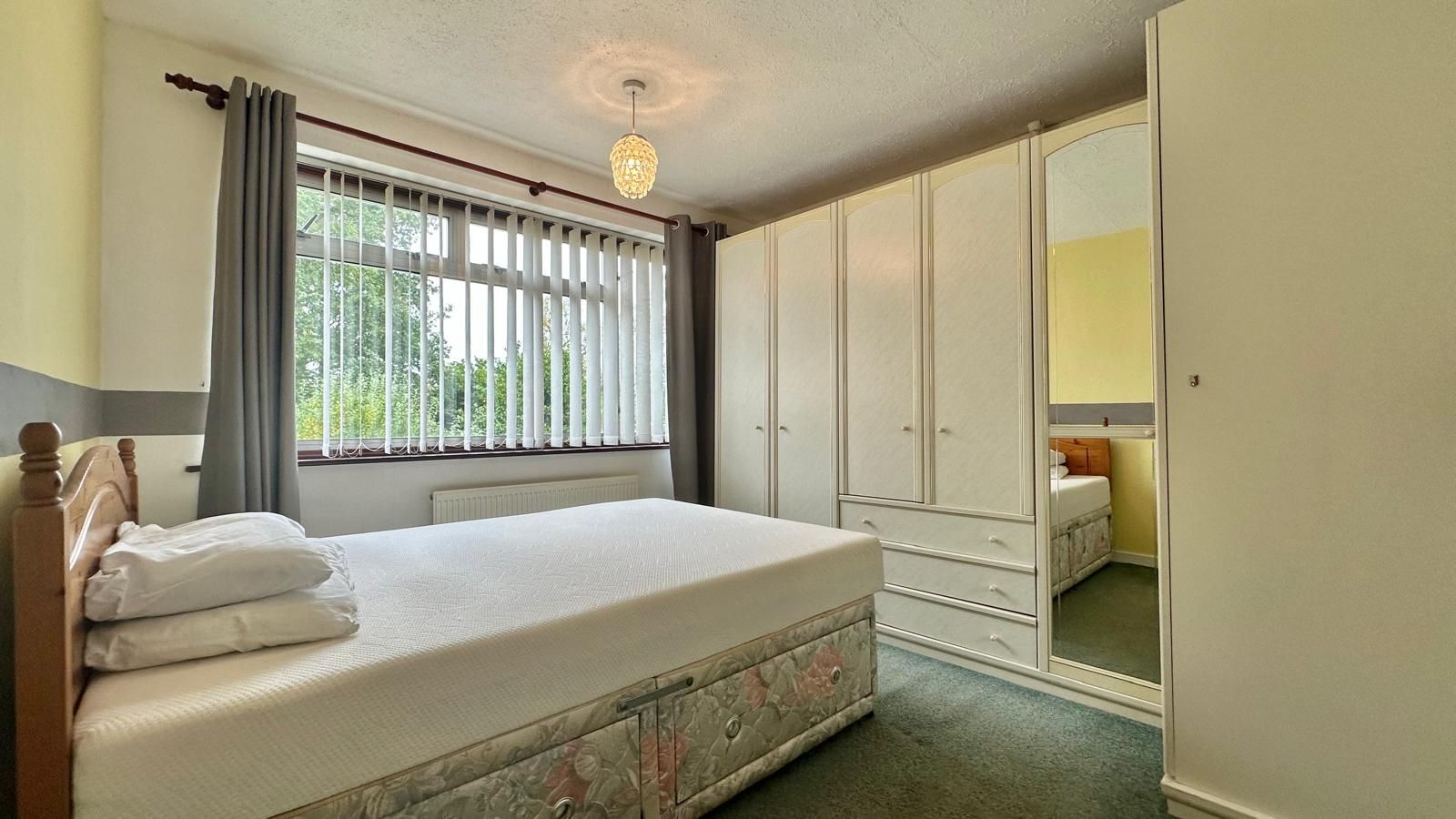 3 bedroom semi-detached house For Sale in Coventry - Photograph 13.