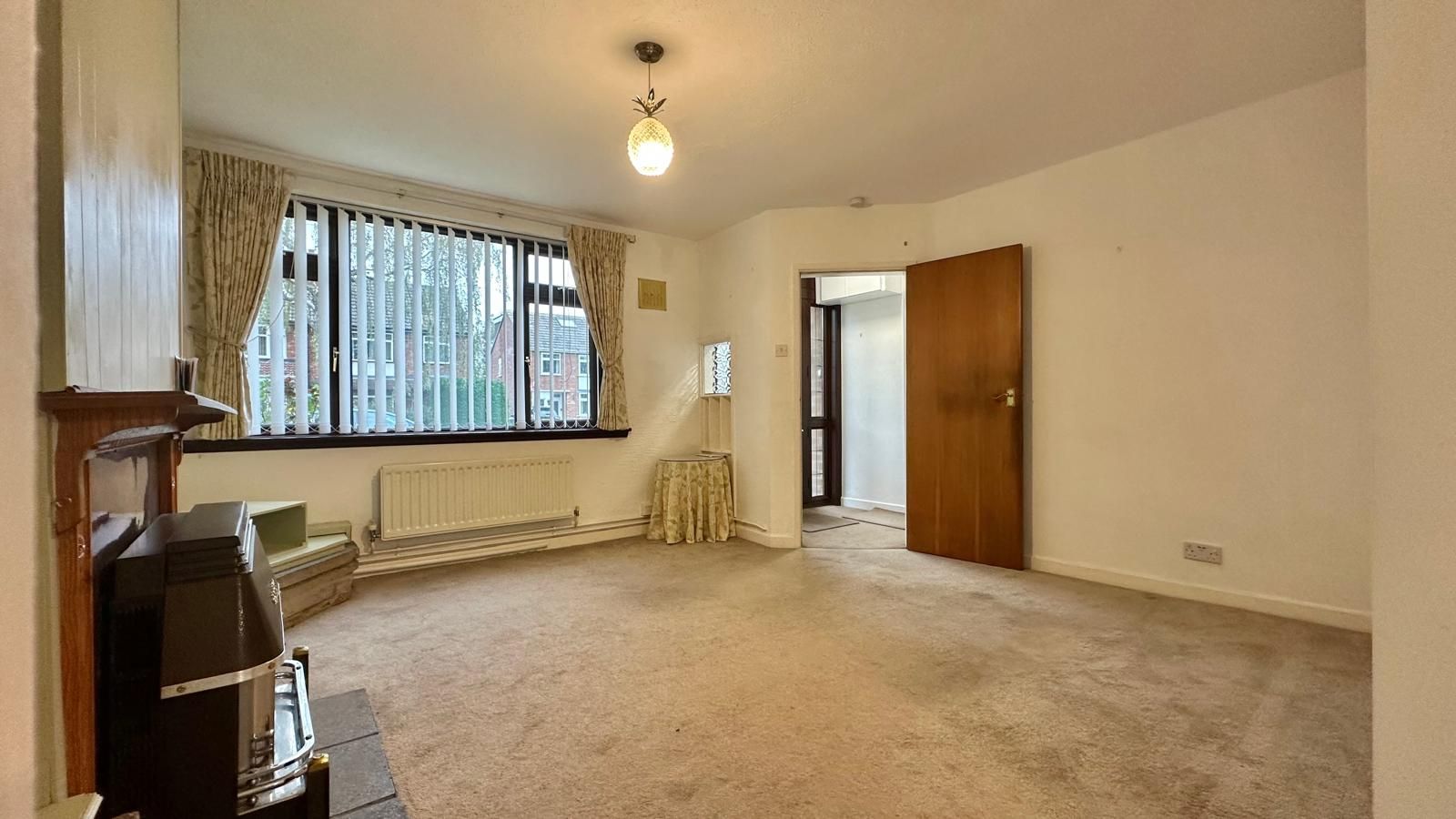 3 bedroom semi-detached house For Sale in Coventry - Photograph 2.