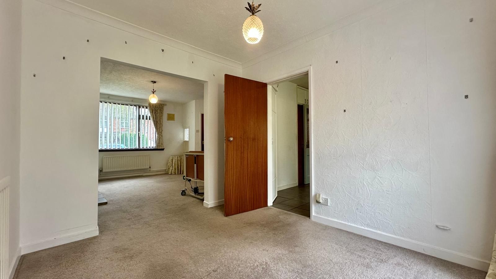 3 bedroom semi-detached house For Sale in Coventry - Photograph 7.
