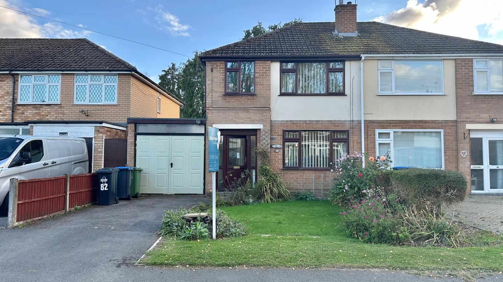 3 bedroom semi-detached house For Sale in Coventry - Property photograph.