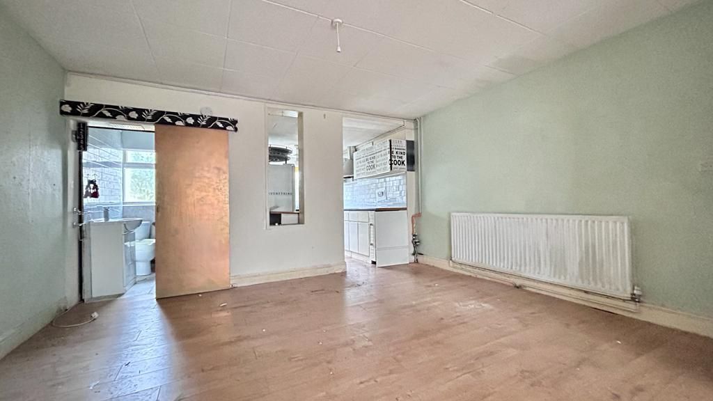 2 bedroom mid terraced house Sold in Coventry - Photograph 4.