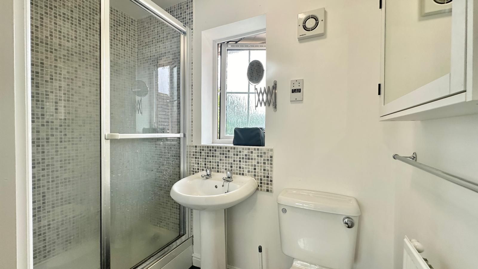 1 bedroom shared house To Let in Coventry - Ensuite bed 2.