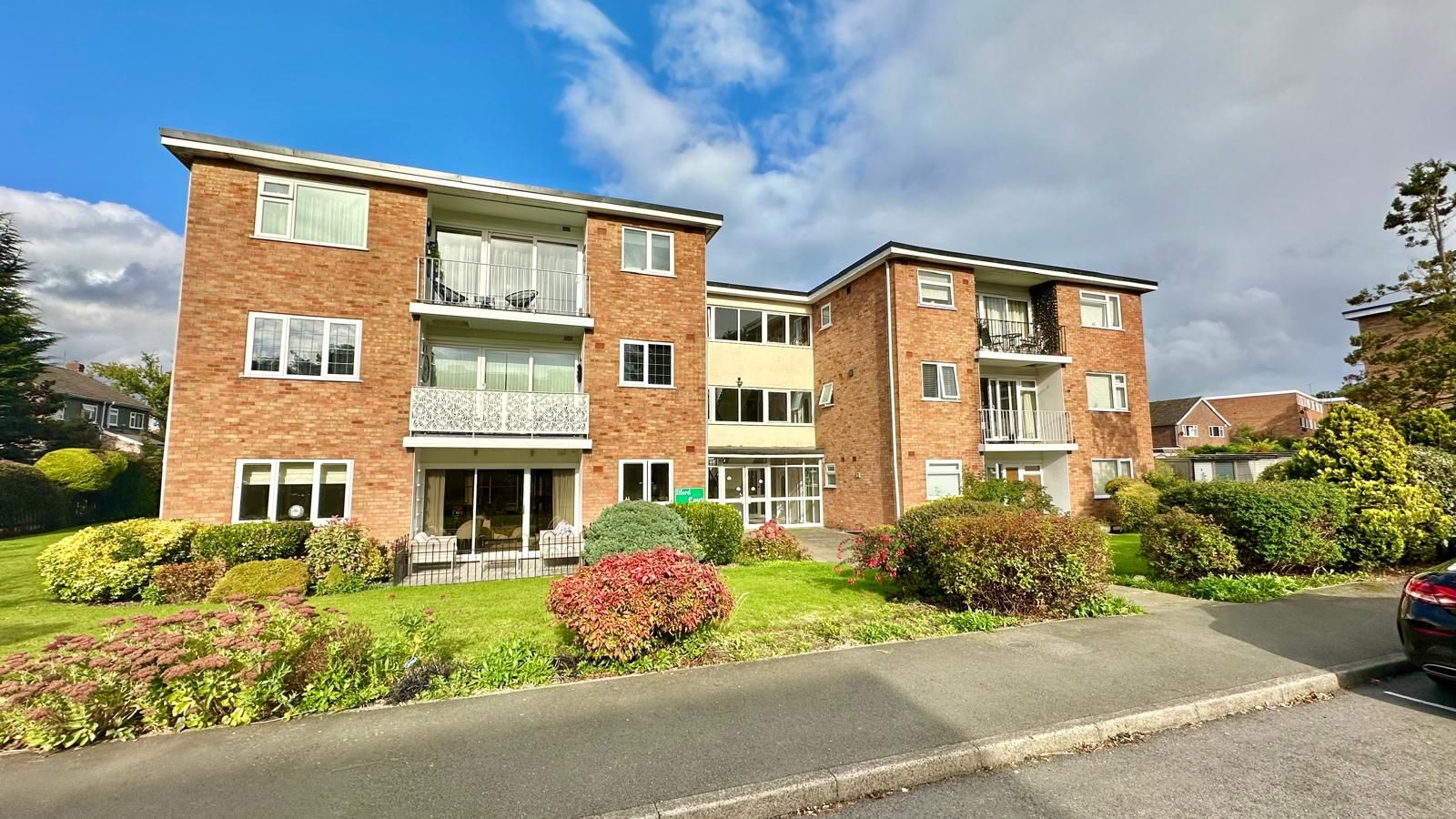 2 bedroom apartment flat/apartment For Sale in Coventry - Photograph 1.