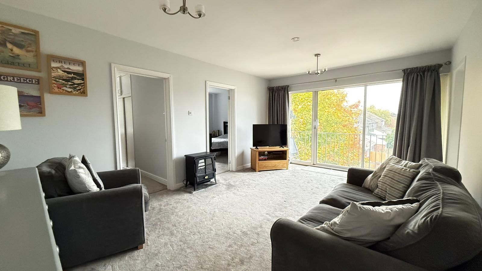 2 bedroom apartment flat/apartment For Sale in Coventry - Photograph 2.