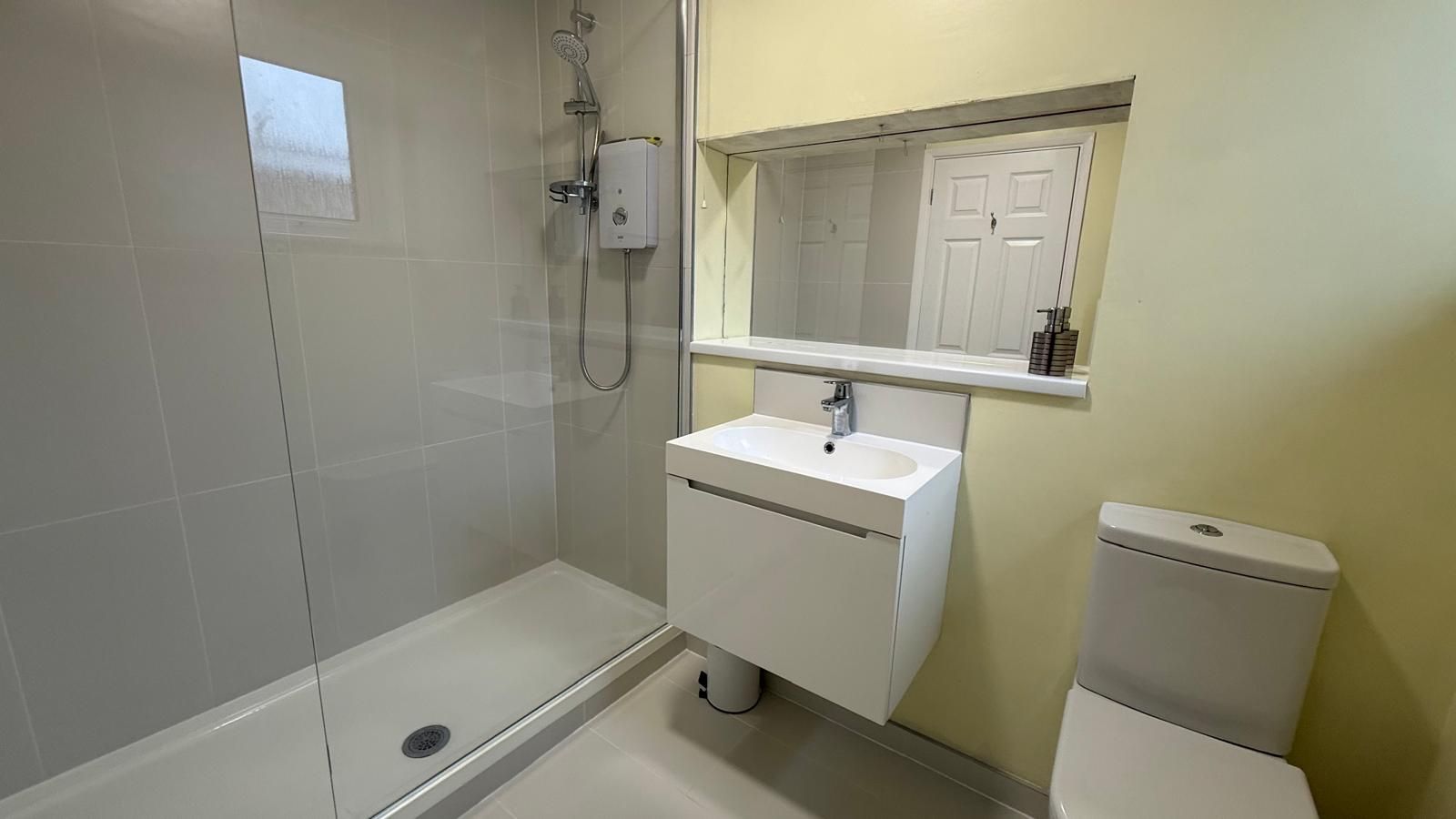 2 bedroom apartment flat/apartment For Sale in Coventry - Photograph 8.