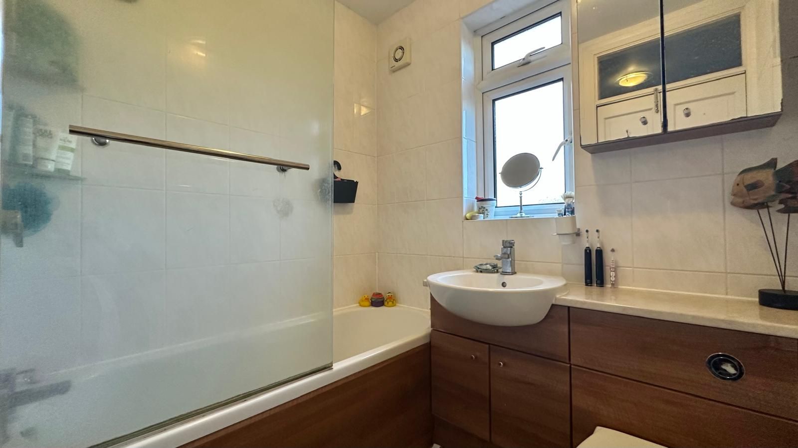 3 bedroom mid terraced house For Sale in Coventry - Photograph 17.