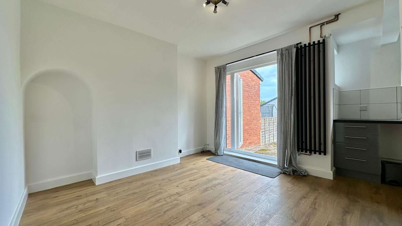 3 bedroom end terraced house For Sale in Coventry - Photograph 5.