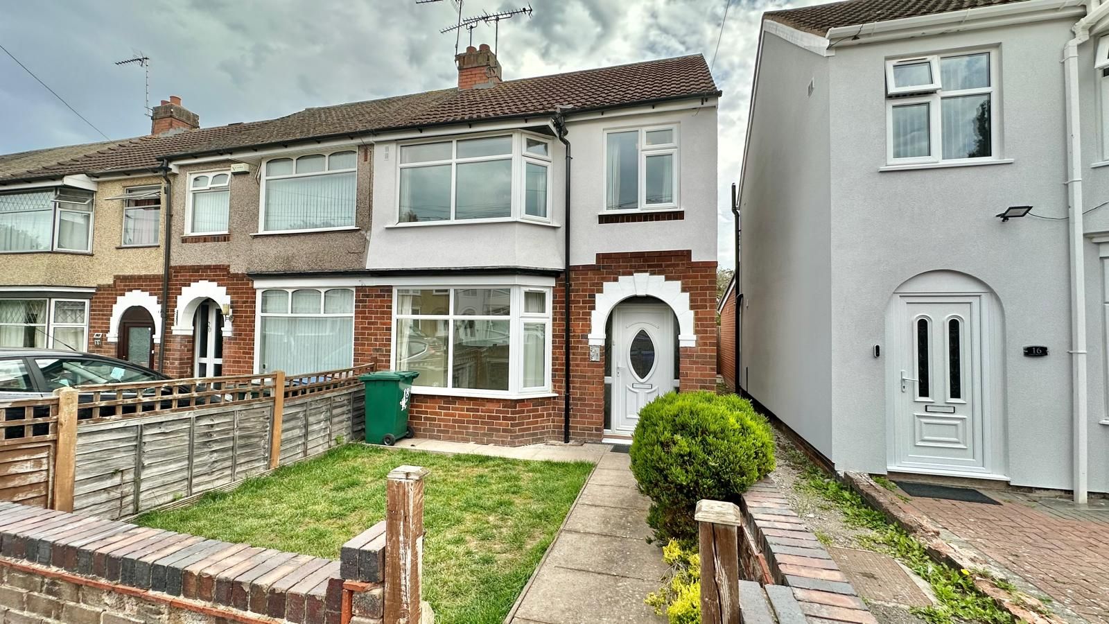 3 bedroom end terraced house For Sale in Coventry - Photograph 1.