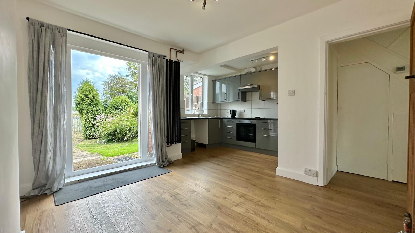 3 bedroom end terraced house For Sale in Coventry - Photograph 2.