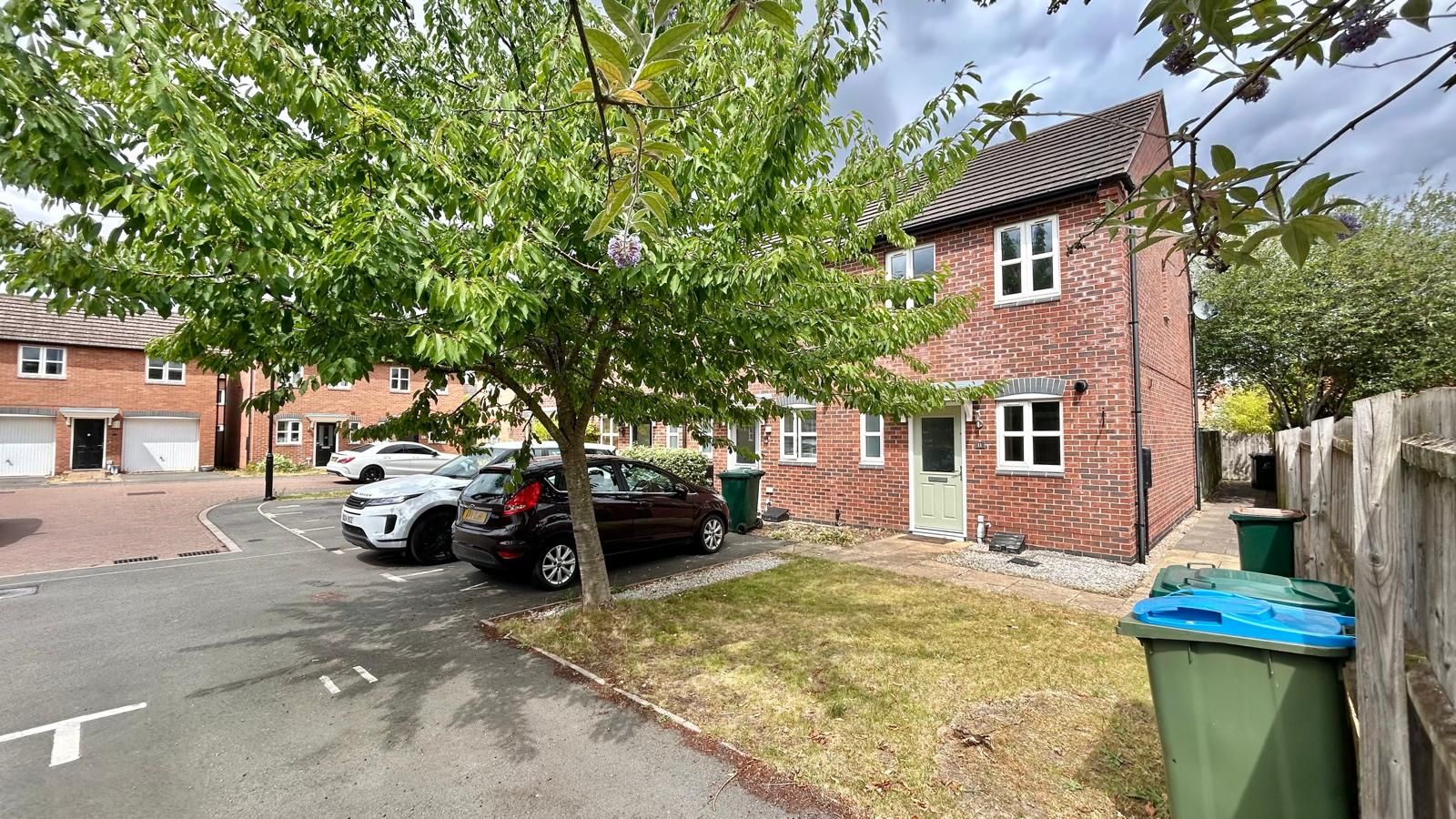 2 bedroom end terraced house To Let in Coventry - Photograph 1.