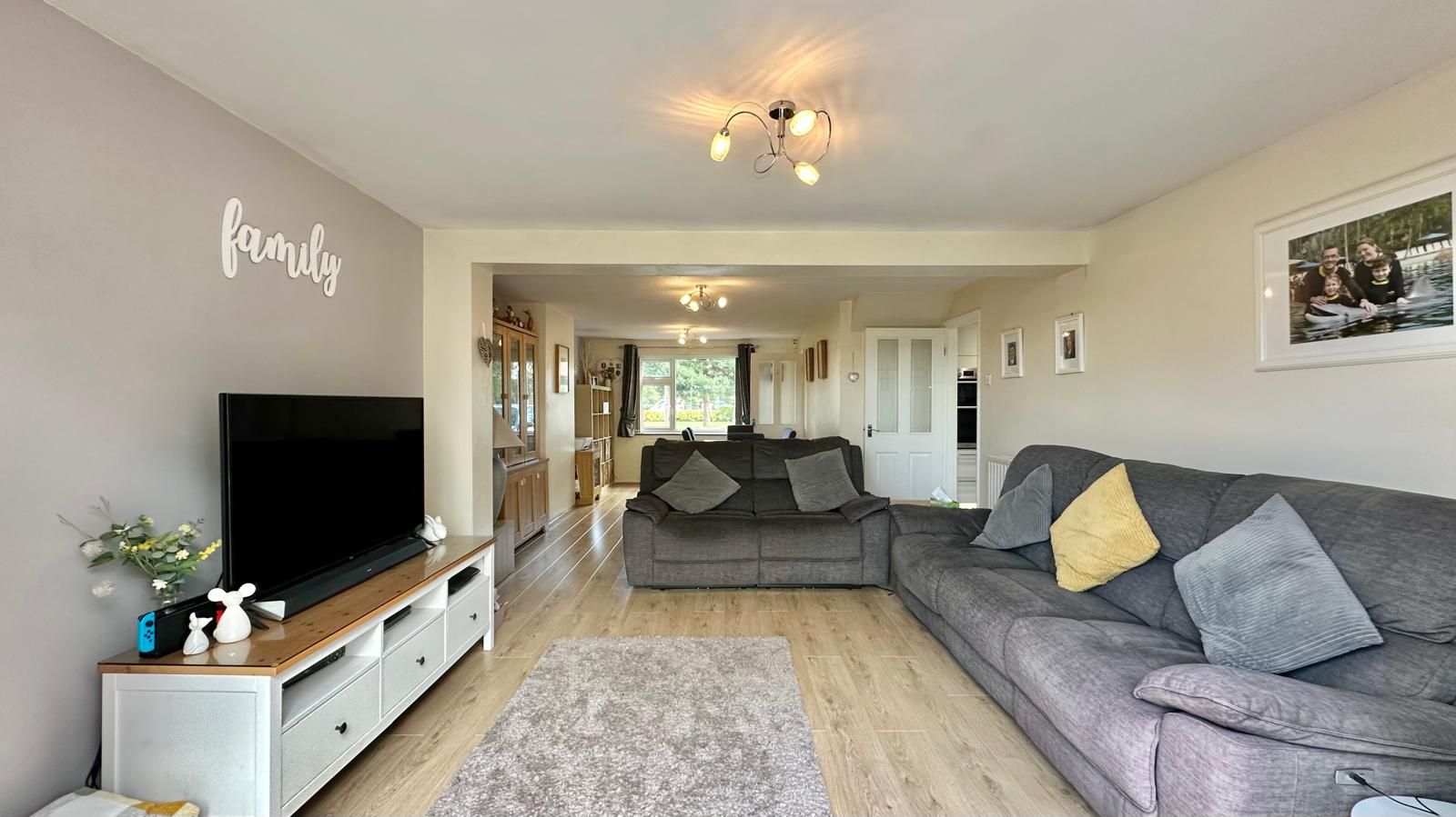 4 bedroom mid terraced house For Sale in Coventry - Photograph 9.