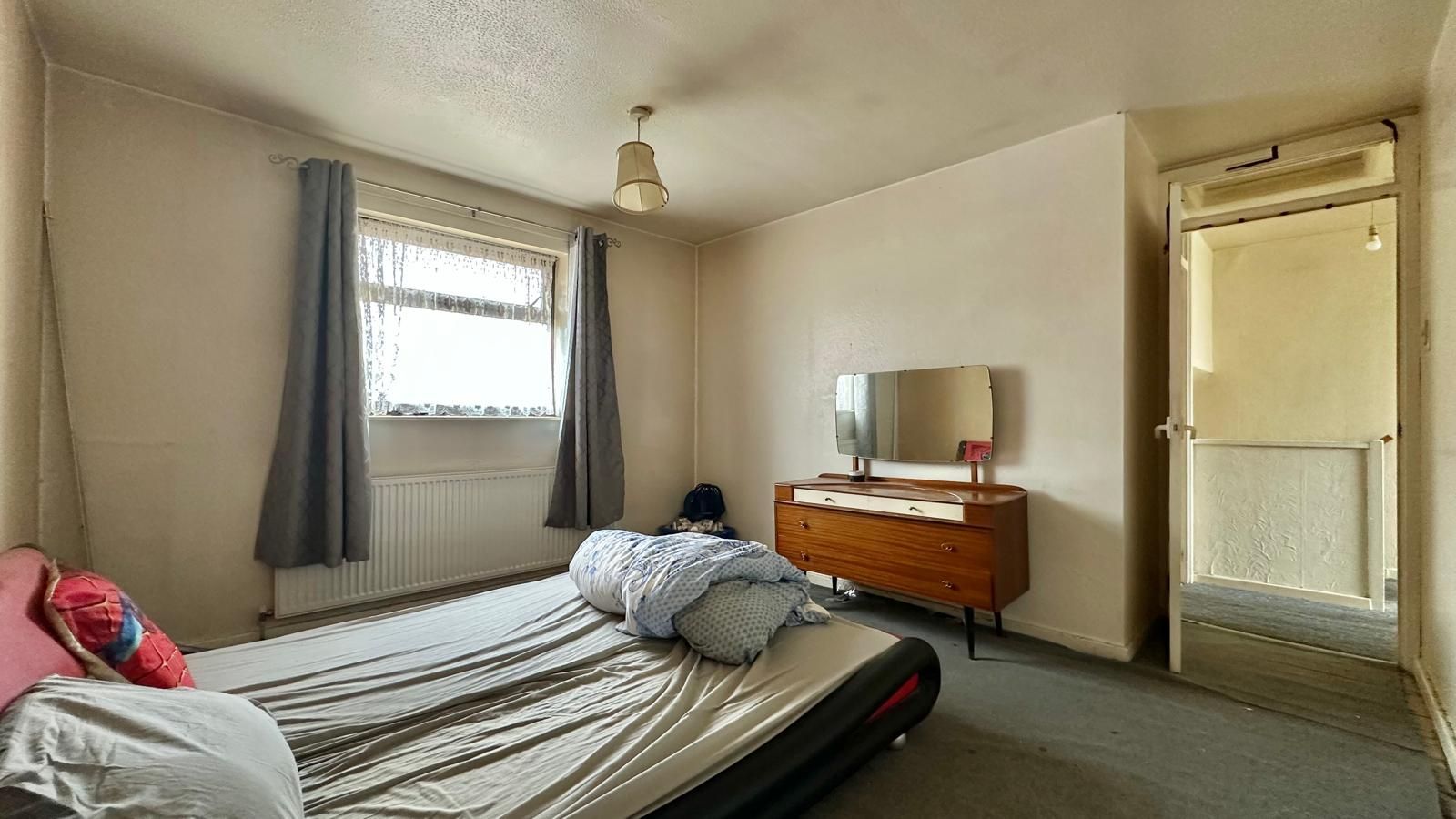 3 bedroom semi-detached house For Sale in Bedworth - Photograph 10.